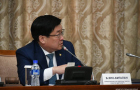 Б.Энх-Амгалан: Авсан лицензээ бусдад шилжүүлж байгаа нь лицензийн хууль бус наймаа гэж хардаж байна