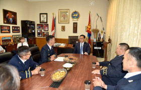 Сэлэнгэ аймгийн Сайхан суман дахь Улаанбаатар төмөр замын харьяа “Хөтөл” төмөр, бетон дэрний үйлдвэрийн хамт олны төлөөлөл ирж уулзлаа