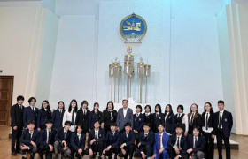 58 дугаар сургуулийн төгсөх ангийн сурагчид Төрийн ордонд зочиллоо