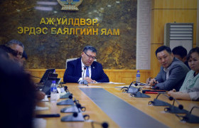 Ц.Туваан сайд цаг үеийн асуудлаар сэтгүүлчдэд мэдээлэл өглөө