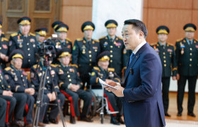 УИХ-ын дарга Д.Амарбаясгалан үе үеийн генералуудад хүндэтгэл үзүүллээ