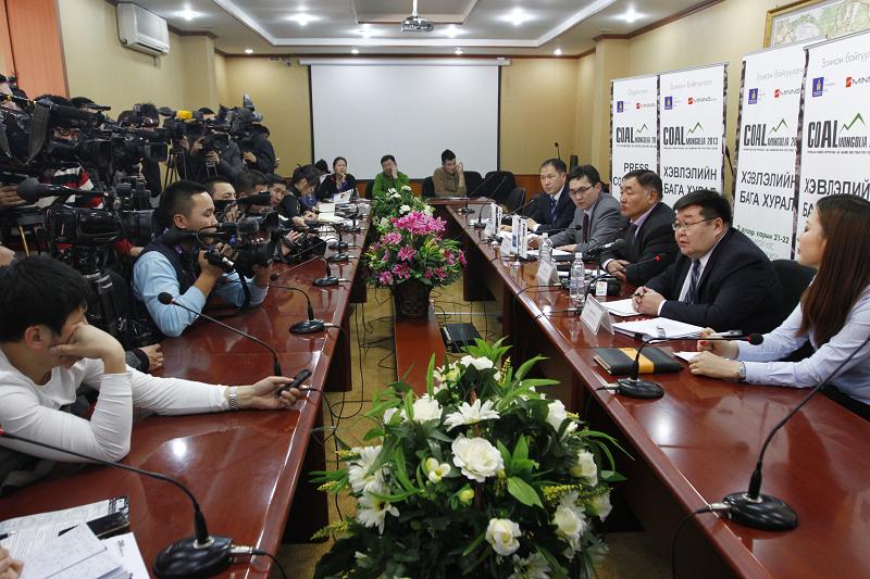 “Coal Mongolia-2013” мэдээлэл хийлээ