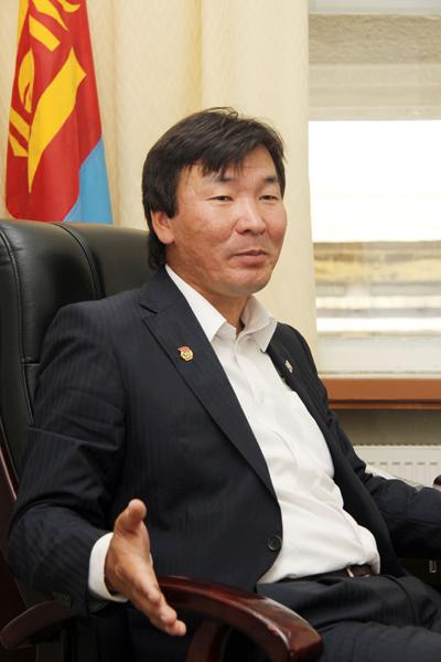 Оюу толгойн гэрээг өөрчлөхөд улстөрчид биш шинжээчид оролцож хийх хэрэгтэй