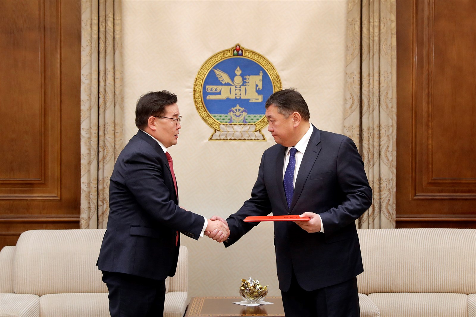 Олон улсын хөрөнгө оруулалтын банк үүсгэн байгуулах тухай хэлэлцээр болон дүрэмд өөрчлөлт орно