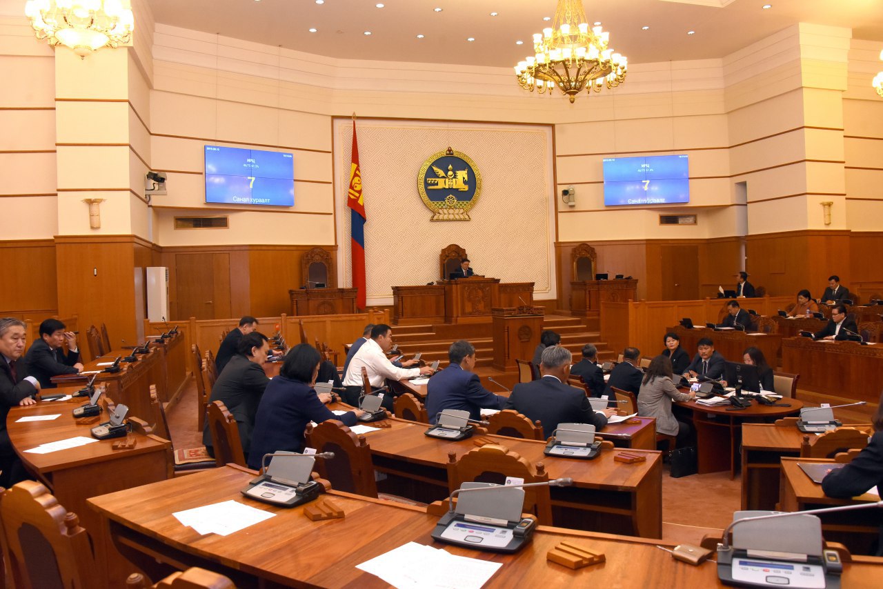 Эрүүгийн хэрэг хянан шийдвэрлэх тухай хууль болон хамт өргөн мэдүүлсэн хуулийн төслүүдийг анхны хэлэлцүүлгээр баталлаа