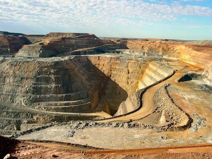 Эрдэс баялгийн салбар 2021 онд улсын төсөвт 4.1 их наяд төгрөг төвлөрүүлжээ