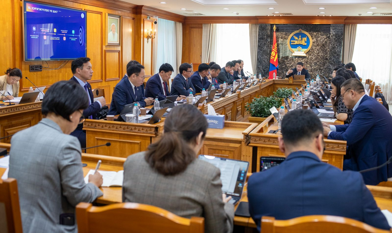 Монгол Улсын Засгийн газрын ээлжит хуралдаан болж дараах асуудлуудыг хэлэлцэн шийдвэрлэлээ