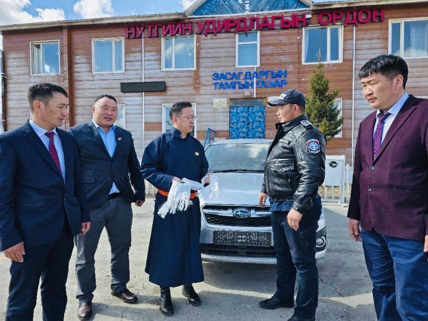 Сумын цагдаагийн газарт автомашин гардууллаа