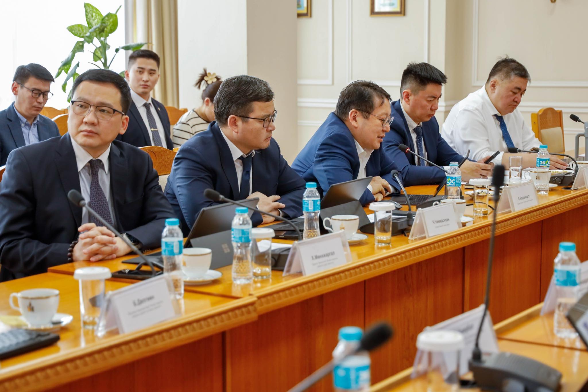 ЭКСПОРТЫН ОРЛОГО 4 САРЫН ЭХНИЙ ДОЛОО ХОНОГТ 237 САЯ ДОЛЛАР БОЛЖ ӨМНӨХ ДОЛОО ХОНОГООС 9 ХУВИАР ӨСӨВ